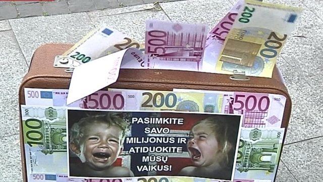 Vilniuje skambėjo vaikų klyksmas – žmonės piketavo prieš „Barnevernet“