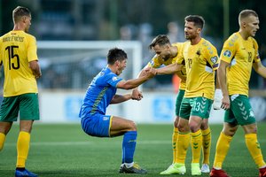 Tūkstantinė minia neišgelbėjo: Lietuvos rinktinė nusileido Ukrainai