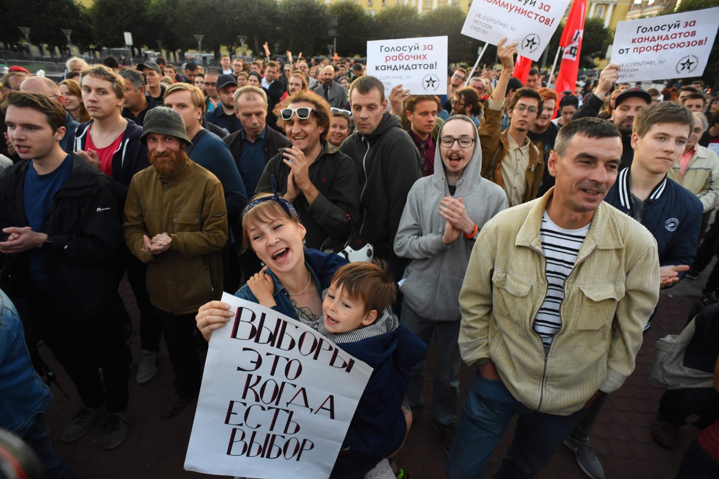 Prieš rinkimus dešimtys tūkstančių protestuotojų sostinėje reikalavo teisingo balsavimo.