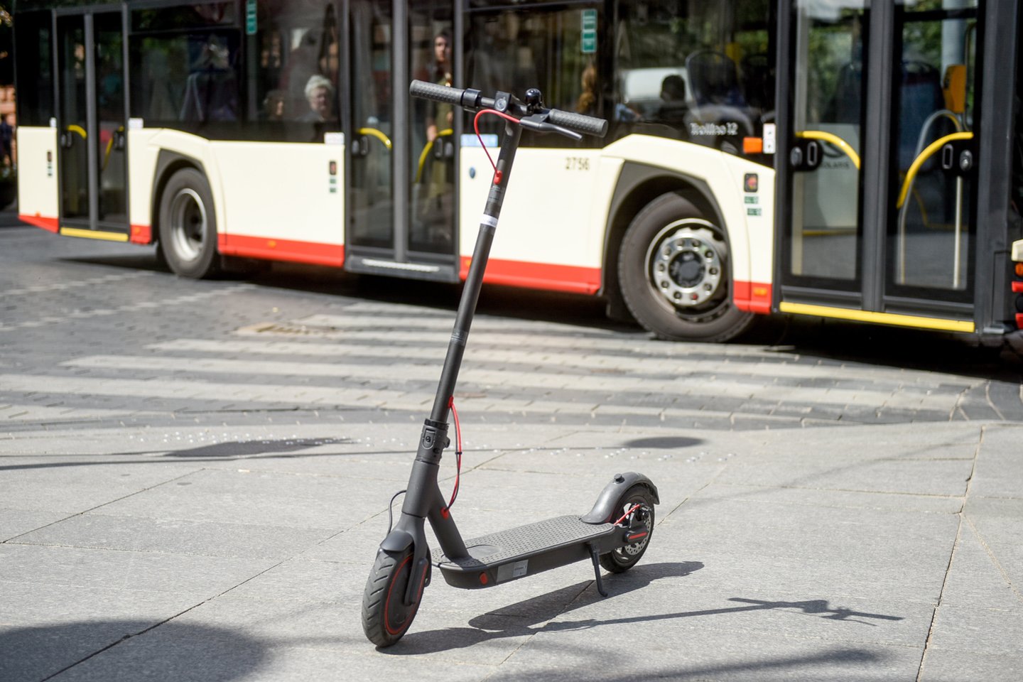 Vilniuje automobilis partrenkė paspirtuku važiavusį vaiką.