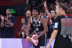 Dėl FIBA teisėjų – graikų siutas: G. Antetokounmpo eliminavo dviprasmiškas švilpukas