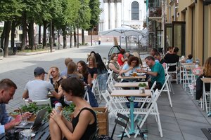 Seime – dar vienas siūlymas dėl prekybos alkoholiu lauko kavinėse