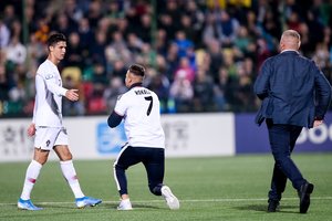 Aistruolio drąsa Vilniuje – įbėgo į aikštę ir „griuvo“ C. Ronaldo po kojomis