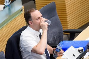 A. Veryga: aš tapau kovos su alkoholiu simboliu