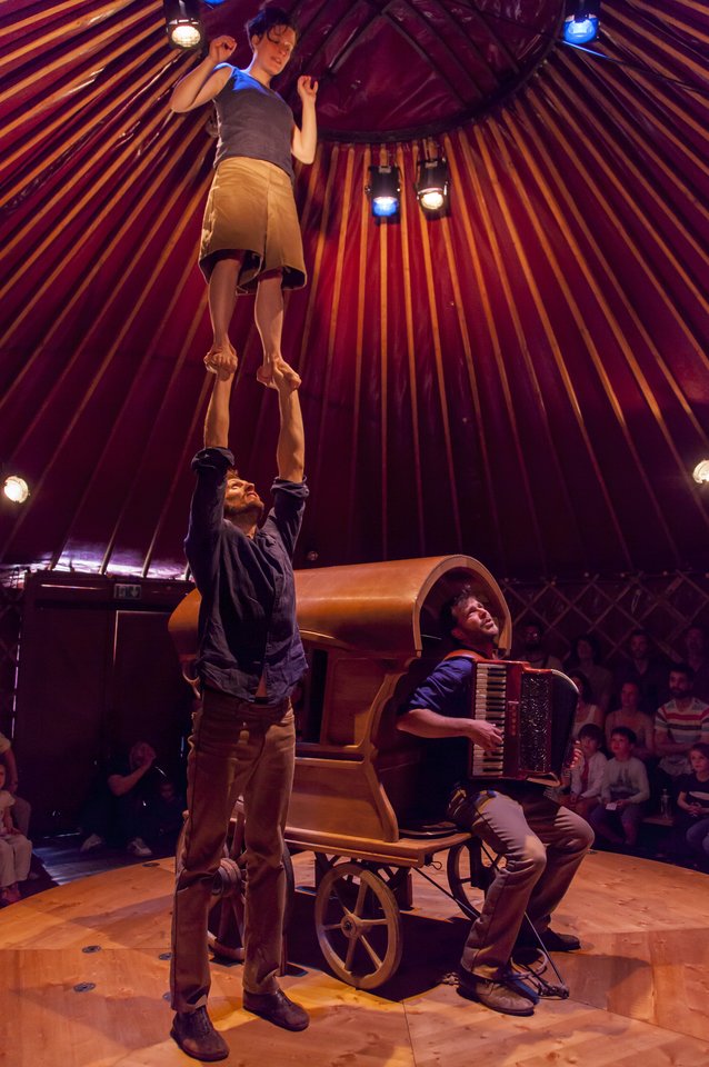 Vilniuje išvysime naujausią „Le Cirque Plein d’Air“ spektaklį „Baltringue“.<br>Rengėjų nuotr.