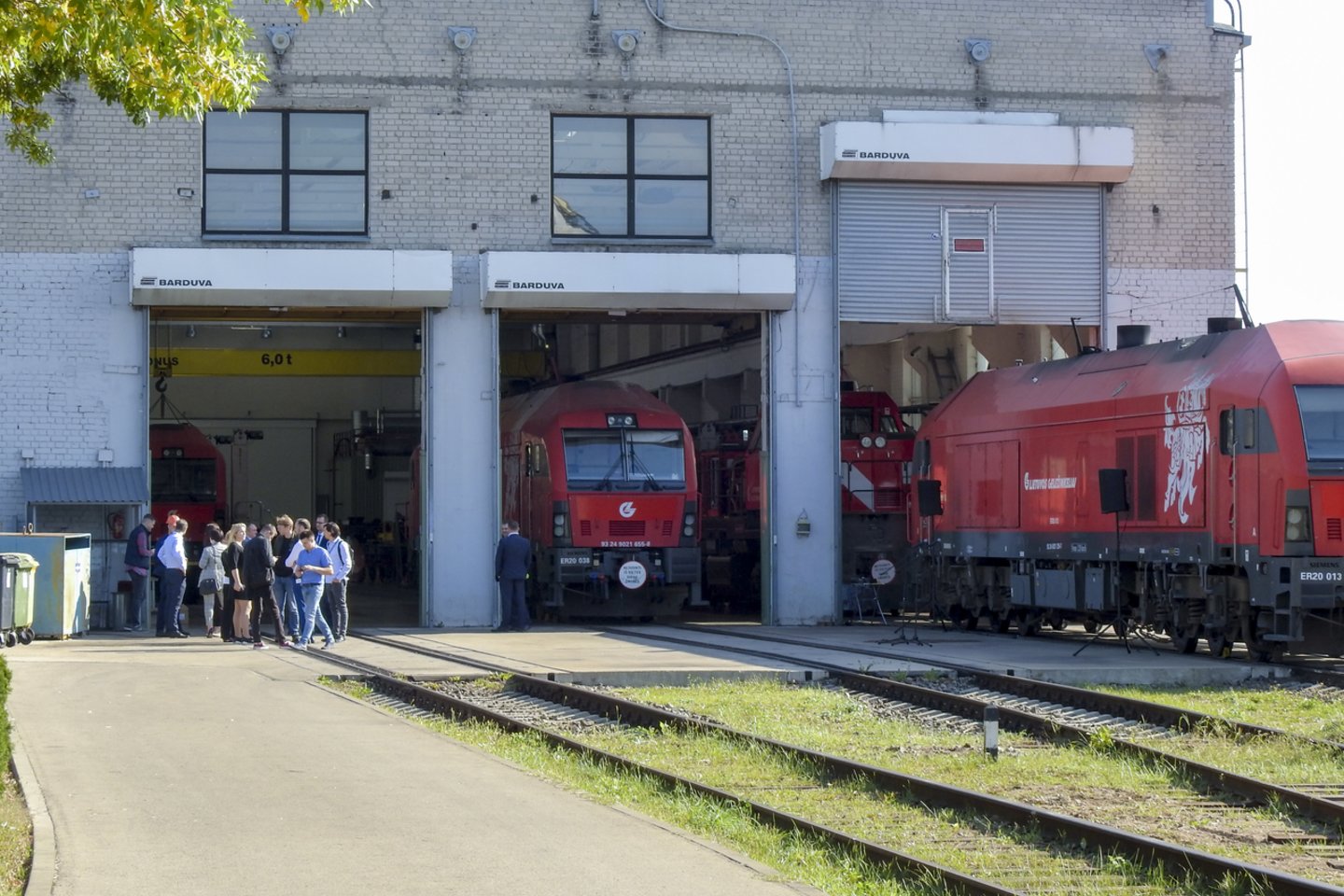  44 lokomotyvų, kurie perveža daugiau nei pusę visų bendrovės krovinių, kapitalinio remonto darbai pirmą kartą patikėti inžinerinių kompetencijų partneriui Vilniaus lokomotyvų remonto depui (VLRD).<br> V.Ščiavinsko nuotr.