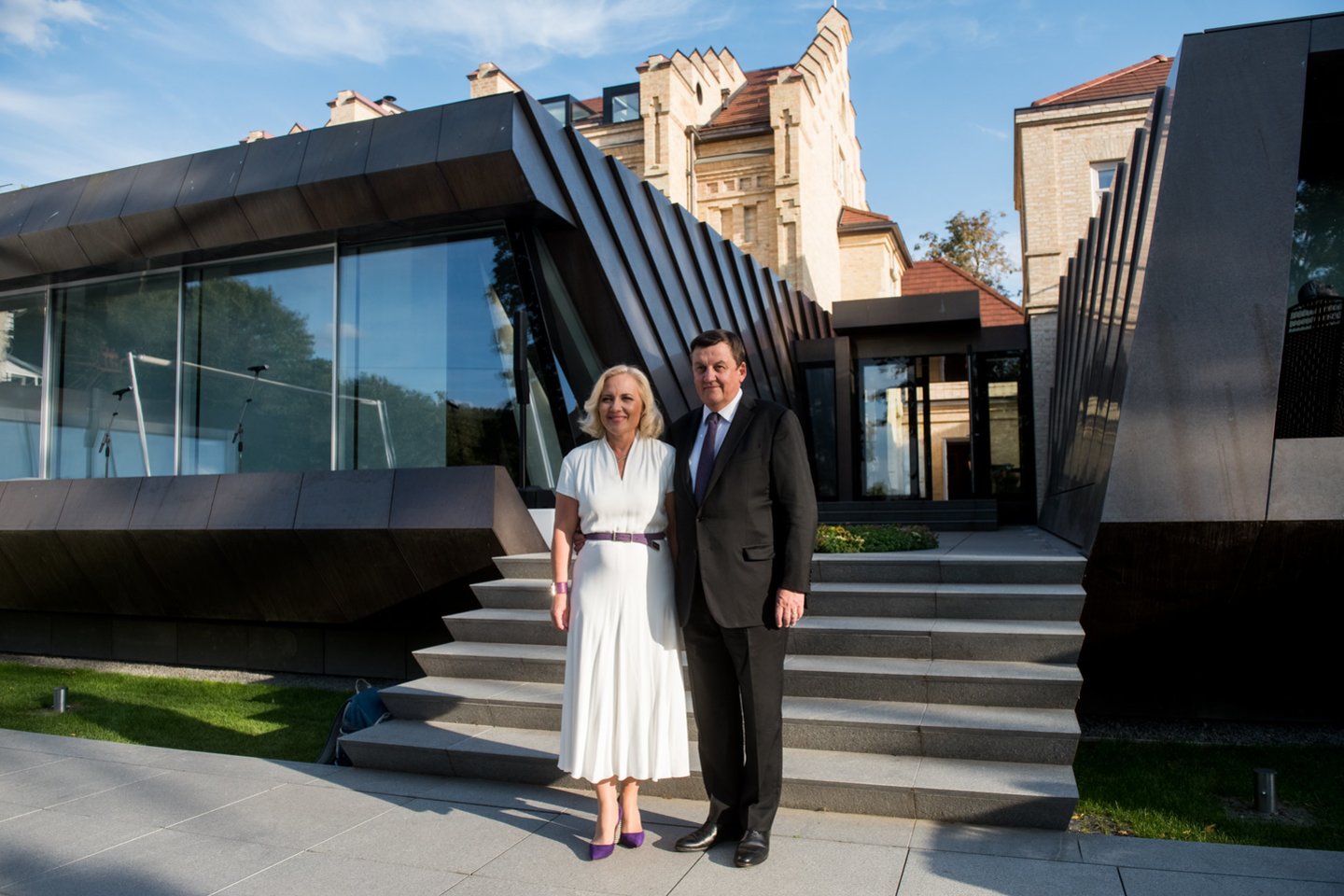 Lietuvos meno pažinimo centro „Tartle“ steigėjas Rolandas Valiūnas su žmona Renata.<br> D.Umbraso nuotr.