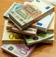 Palygino valstybinių įmonių vadovų atlyginimus: yra uždirbančių ir 5 tūkst. eurų