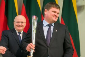 Baisogalos oligarchu vadinamas valstietis Aurimas Gaidžiūnas įsigijo prabangų BMW X7