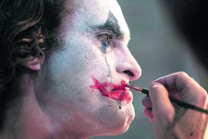 Venecijoje triumfavęs „Džokeris“ – nauja pragaro išperos istorija 