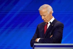 Per JAV demokratų debatus J. Bidenas sulaukė kritikos