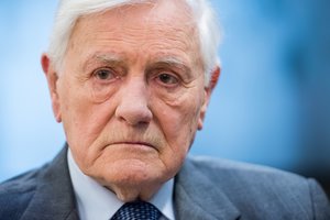 Valdas Adamkus ramina: papasakojo apie žmonos būklę