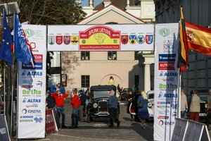 Ralio „Aplink Lietuvą“ starte žibėjo ir prieškario automobilių pramonės žvaigždės