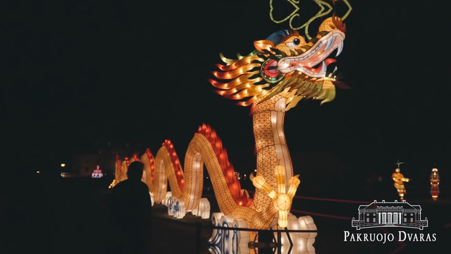 Pakruojo dvare – įspūdingas šviesos festivalis „Didieji Kinijos žibintai“