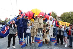 Kaune startavo „Red Bull muilinių lenktynės“ – išvyskite dalyvius