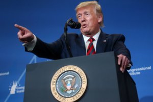 D. Trumpas: „JAV pasiruošusios atsakyti į ataką prieš Saudo Arabiją“