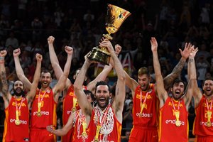 Po ispanų pergalės – triumfo šokiai ir dainos rūbinėje