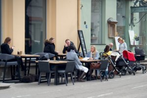 Dvikovoje dėl prekybos alkoholiu lauko kavinėse – šuolis atgal