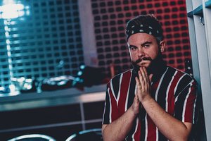 „Vogue“ stiliumi „Šokio revoliucijos“ sceną sudrebins nestandartinis šokėjas Redas