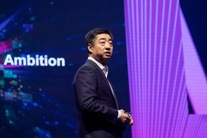 JAV įvedus sankcijas, „Huawei“ planuoja plėtrą kompiuterių rinkoje