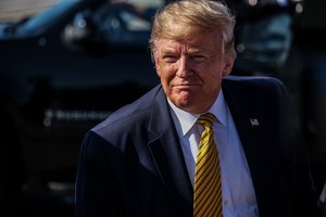 D. Trumpas nurodė JAV administracijai reikšmingai padidinti sankcijas Iranui