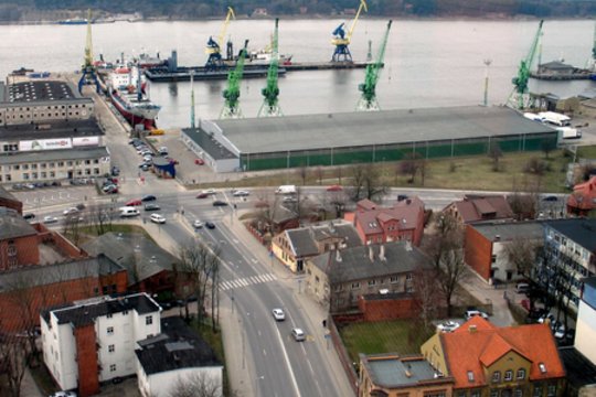 Klaipėdos jūrų krovinių kompanija sukruto - ne žodžiais, o darbais kratosi oro teršėjos etiketės