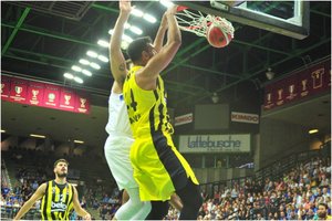 Stambulo krepšinio grandai „Fenerbahce“ ir „Anadolu Efes“ šventė pergales draugiškuose mačuose