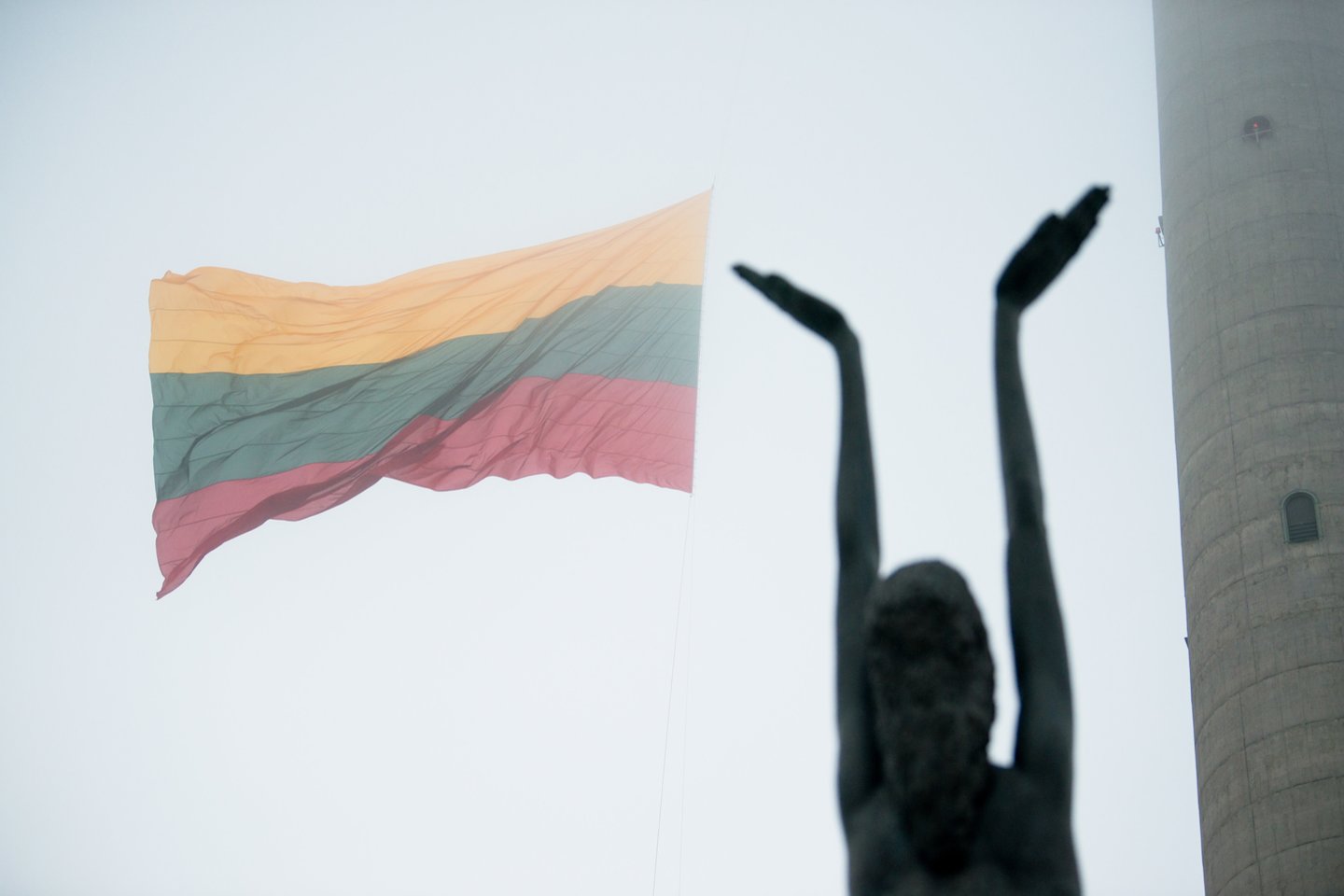 trispalvė, lietuvos vėliava, televizijos bokštas<br>J.Stacevičiaus nuotr.