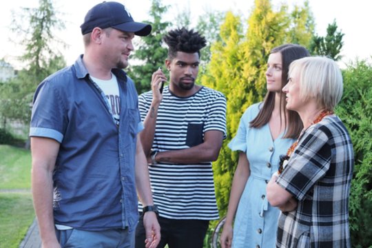 Pirmieji komedijos „Importinis jaunikis“ kadrai: ar Latvijoje žvaigžde tapęs brazilas sužibės ir čia?