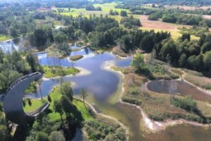 Lietuvos žmonėms siaubą kelia po kojomis prasiverianti žemė, tačiau apsilanko tūkstančiai