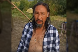 Rusijoje suimtas kovoti su V. Putinu ėjęs šamanas uždarytas psichiatrinėje klinikoje