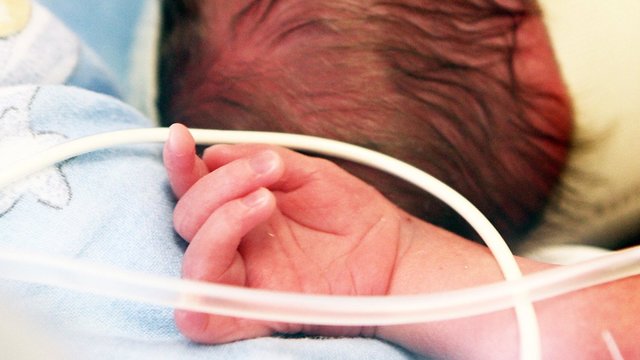 Kaune sužalotas dviejų mėnesių kūdikis: jo gyvybė kabo ant plauko