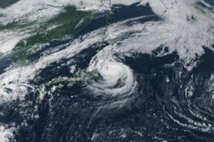 Galingam taifūnui priartėjus prie Japonijos, atšaukta per 400 skrydžių