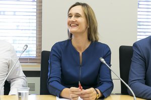 Seimas ėmėsi iniciatyvos kriminalizuoti neteisėtą asmens persekiojimą