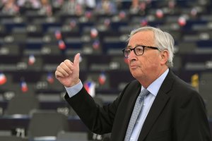 J.-C. Junckeris: „Susitarti dėl „Brexit“ dar ne per vėlu“
