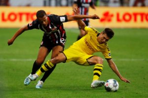 Vokietijoje Dortmundo komanda neišnaudojo progos šoktelėti į antrąją vietą