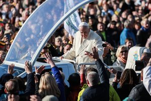 Socialiniuose tinkluose plinta šmaikšti daina apie popiežiaus vizitą Lietuvoje