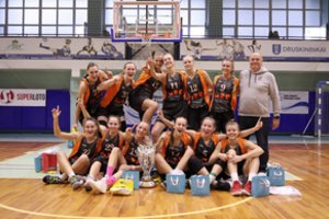 „Kibirkšties“ krepšininkės – tarptautinio turnyro nugalėtojos