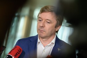 Ruošia naują mokestį bankams: R. Karbauskis žada, kad jam bus pritarta