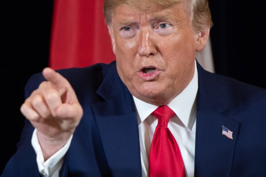 D. Trumpas ragina sąjungininkes didinti išlaidas gynybai