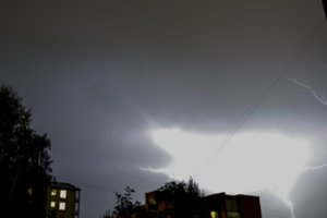 Dangus niaukiasi: Lietuvos bankas įspėja – privalome būti budrūs