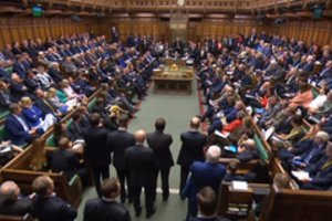 JK parlamentas grįžo prie darbo po Aukščiausiojo Teismo kirčio premjerui