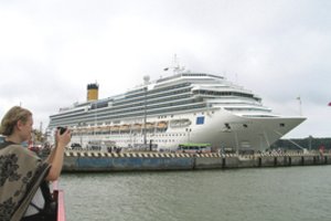 Į Klaipėdą pasižmonėti traukia ir sausumos, ir jūrų keliais