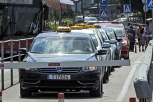 Seimas sugriežtino reikalavimus pavėžėjams – jais galės dirbti ne visi