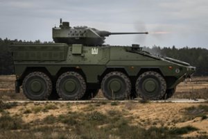 Pabradėje griaudėjo šūviai ir sprogimai: „Vilkai“ išbandė ginklų sistemas