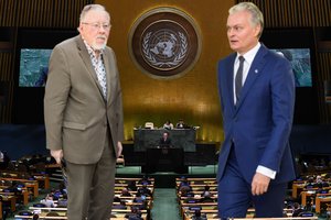 Pirštu į grėsmę dūręs V. Landsbergis turėjo priekaištų ir G. Nausėdai
