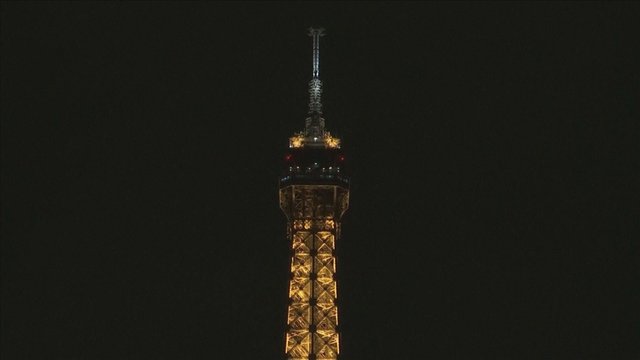 Gedulas Prancūzijoje: tamsoje skendi šalies simbolis