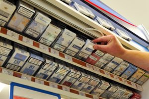 Po departamento perspėjimo „Philip Morris“ pakoregavo kampaniją dėl metimo rūkyti 