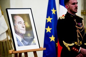 Vieša atsisveikinimo su J. Chiracu ceremonija įvyks sekmadienį Paryžiuje