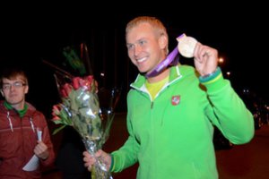 Dopingo skandalo prispaustas Jevgenijus Šuklinas tyliai grąžino olimpinį medalį